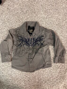 Boys Gray Button-Down Shirt with Graphic Detail